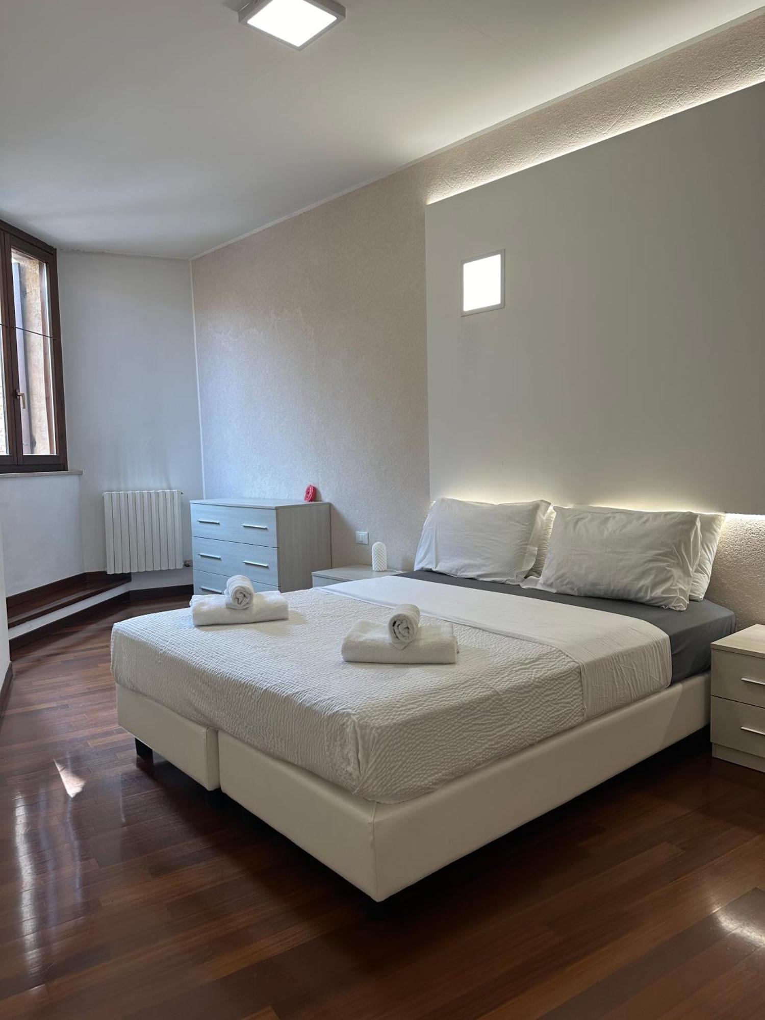 Cavour Luxury Apartments Βερόνα Εξωτερικό φωτογραφία